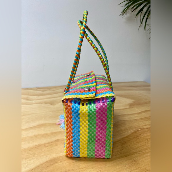 bright + colourful woven Mexican artisan handbag with pom-pom tassle - Picture 2 of 4